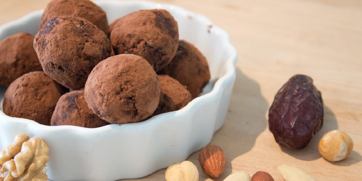 Chocolade-'truffels' van cacao en havermout